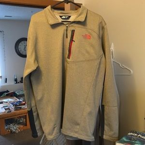 North Face Men’s Quarter Zip Sweatshirt